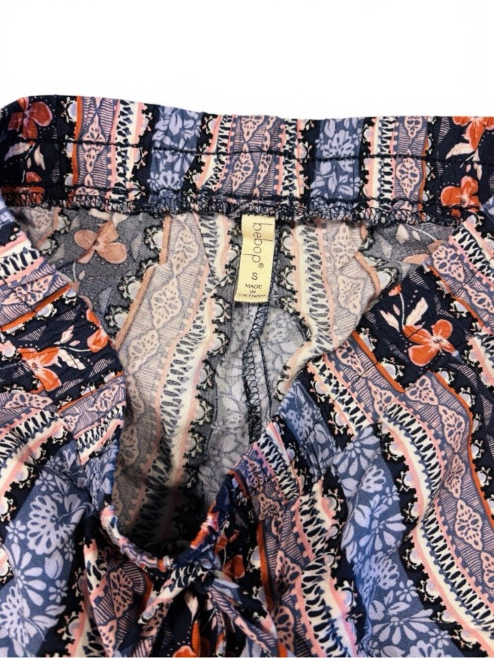 BeBop Floral Boho Pom Pom Trim Shorts Women’s Small - Picture 4 of 5